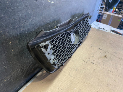 2010 to 2012 Kia Forte Koup Front Upper Grill Grille T4213 DG9