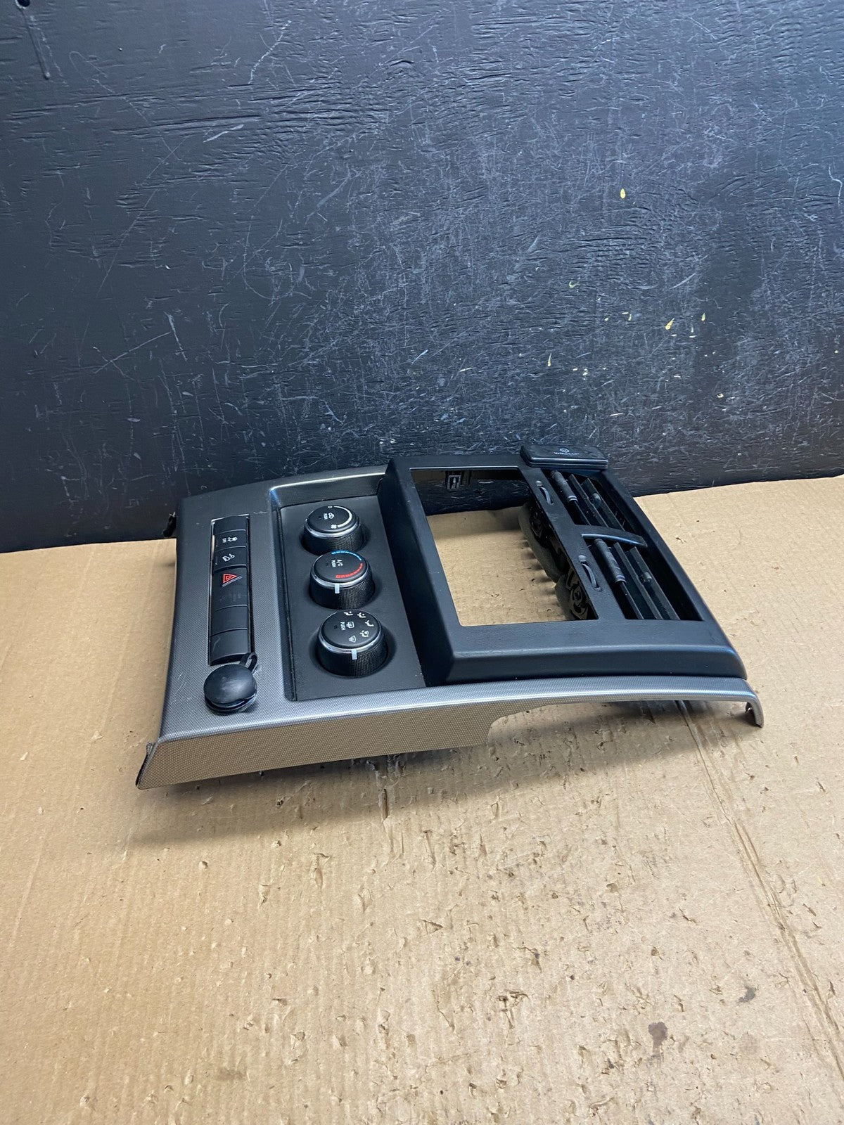 2008 to 2012 Jeep Liberty Dash Climate Temperature Control Radio Bezel AE4177 DG2