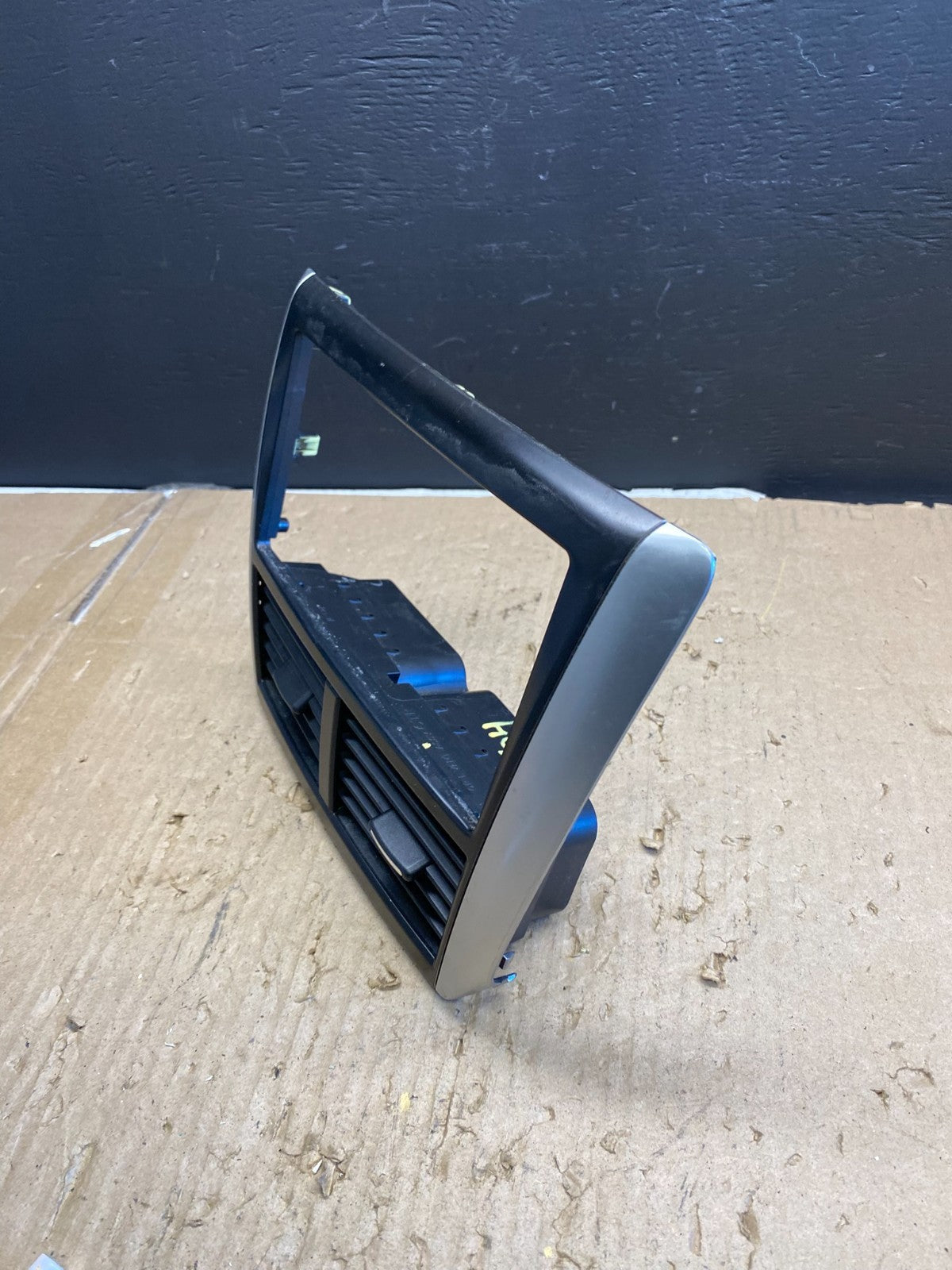 2010 to 2011 Subaru Forester Dash Radio Trim Bezel Center Vent OEM AB5704 DG2