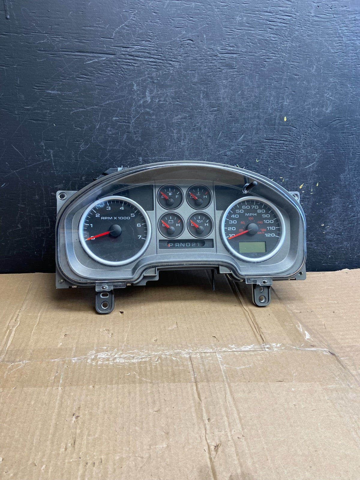 2004 - 2005 Ford F150 F-150 Speedometer Cluster Gauge AF2796 DW0