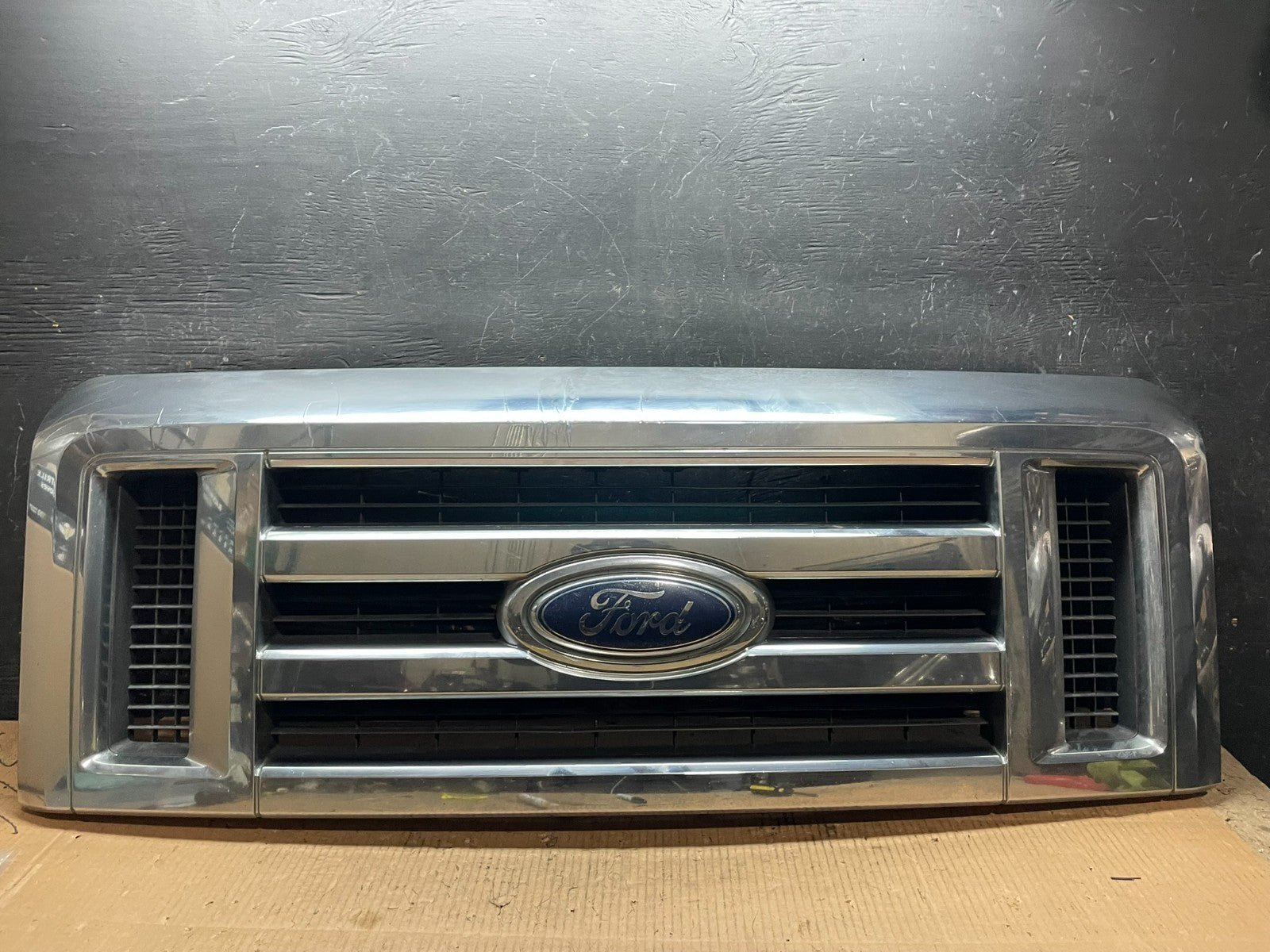 2008 to 2014 Ford Econoline E150 E250 Front Upper Chrome Grill Grille Y2048 DG0