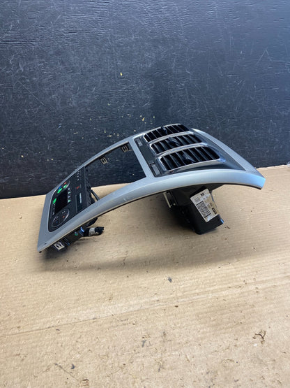 2007 - 2012 GMC Acadia A/C Heater Climate Control Radio Panel Bezel OE AH5442 DG2