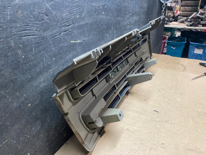 1998 1999 Isuzu Trooper Front Upper Grill Grille U7584 DG10