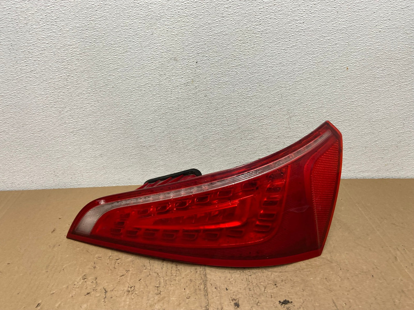 2009 to 2012 Audi Q5 Right Passenger RH Side Tail light AC7313 LK0