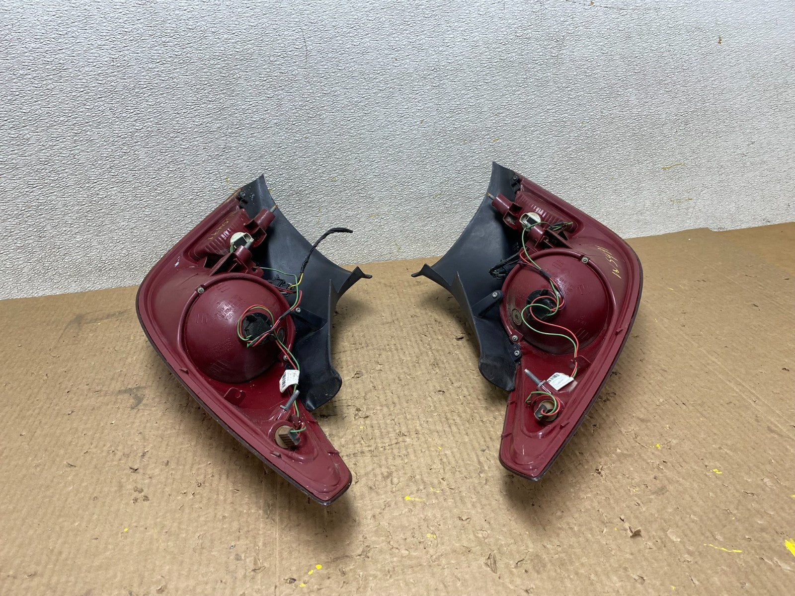 2006 - 2009 Pontiac G6 Coupe Left+Right Side Tail Lights OEM W5471 DW10