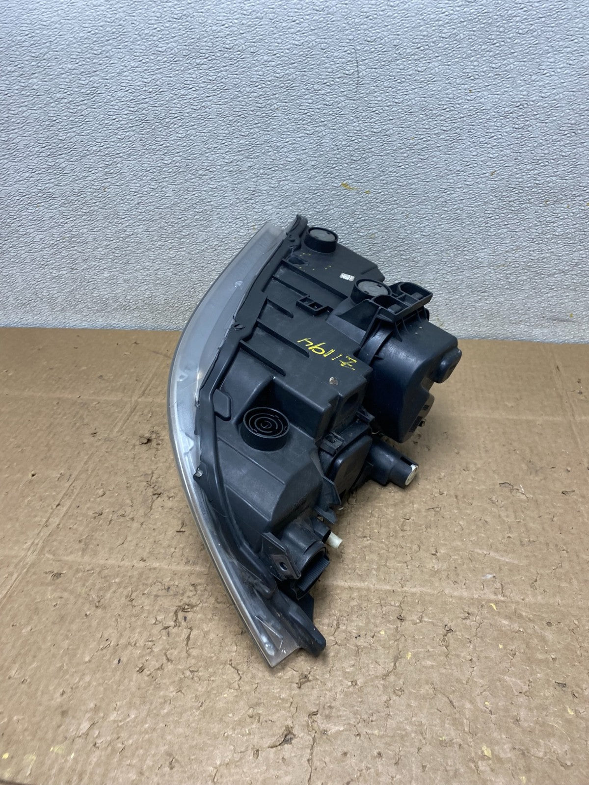 2009-2011 BMW 3 Series 328i 4/D Sedan Headlight Halogen Right Passenger Z1194 DG8