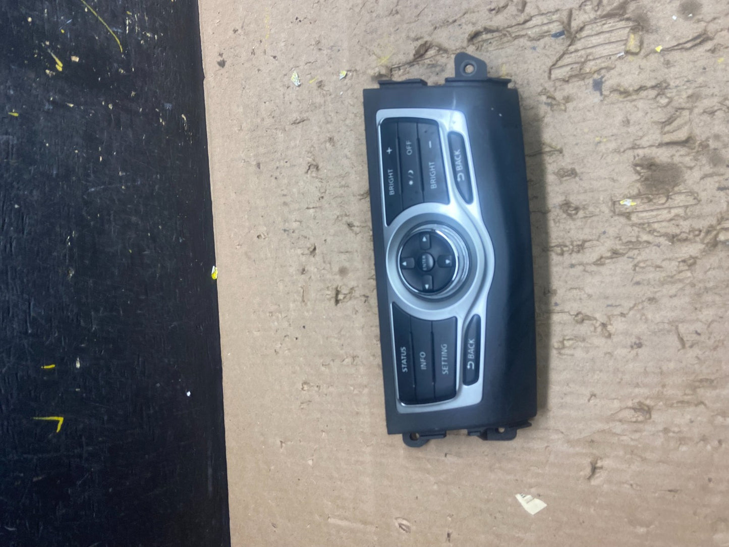2009-2014 Nissan Murano AM FM Radio CD Control Panel T8978 DG0