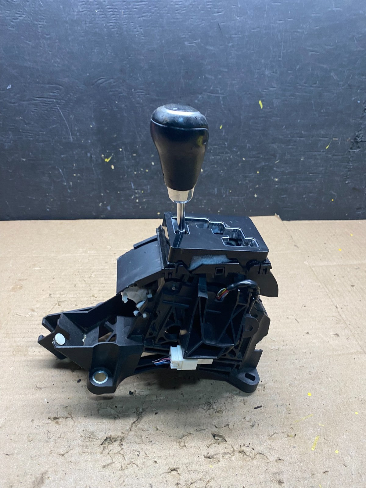 2010 to 2015 Mazda CX-9 Center Console Gear Shifter Q2431 DG3