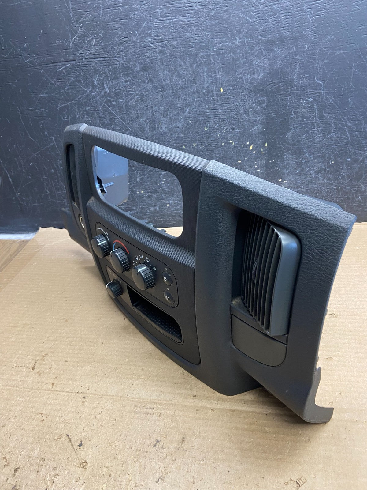 2002 to 2005 Dodge Ram Climate Control Hvac A/C Heater AH5109 DG3