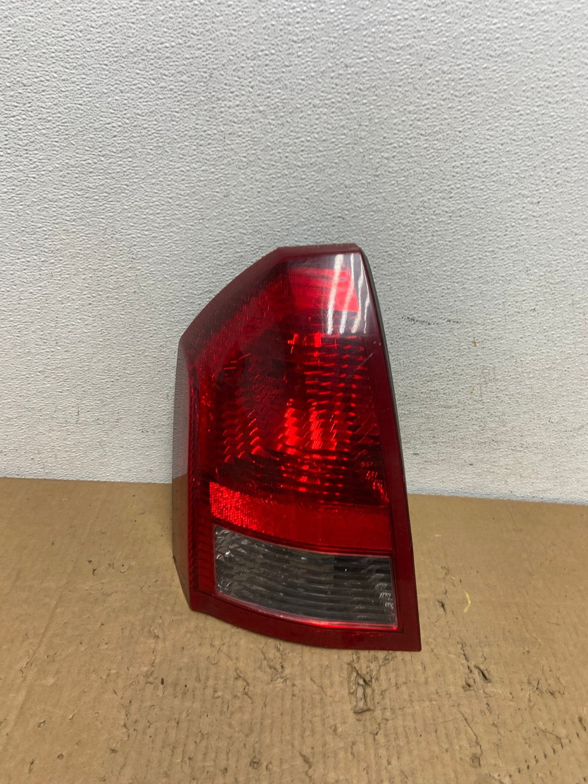2005 - 2007 Chrysler 300 Left Driver Lh Side Tail Light AD2488 LK0