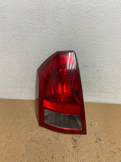 2005 - 2007 Chrysler 300 Left Driver Lh Side Tail Light AD2488 LK0