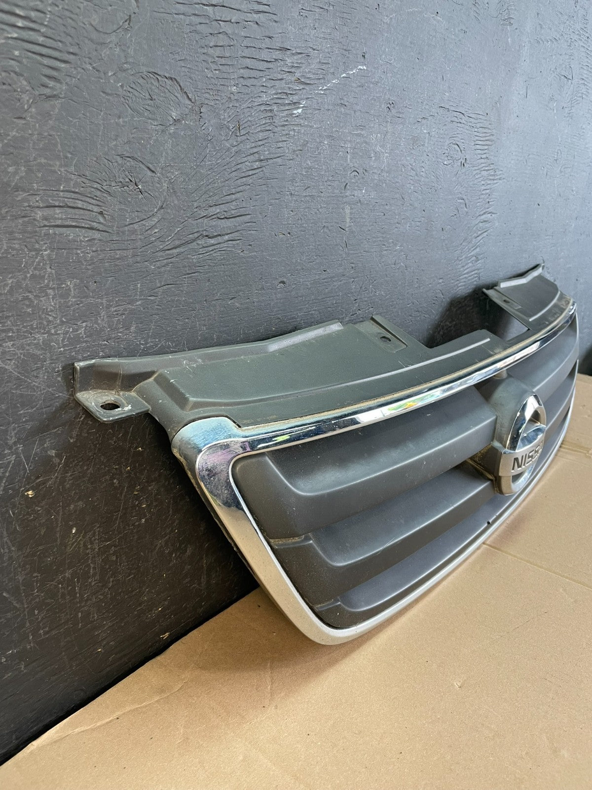 2002 2003 2004 Nissan Altima Front Upper Grill Grille AD8341 DG2