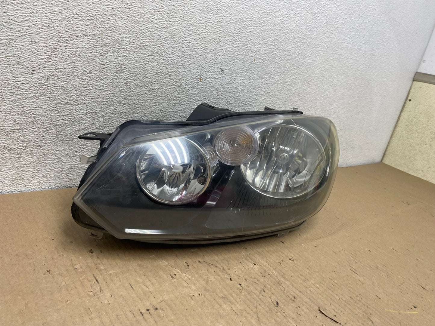 2010-2014 Volkswagen Golf MK6 GTI Left Driver LH Halogen Headlight AG8007 DW1