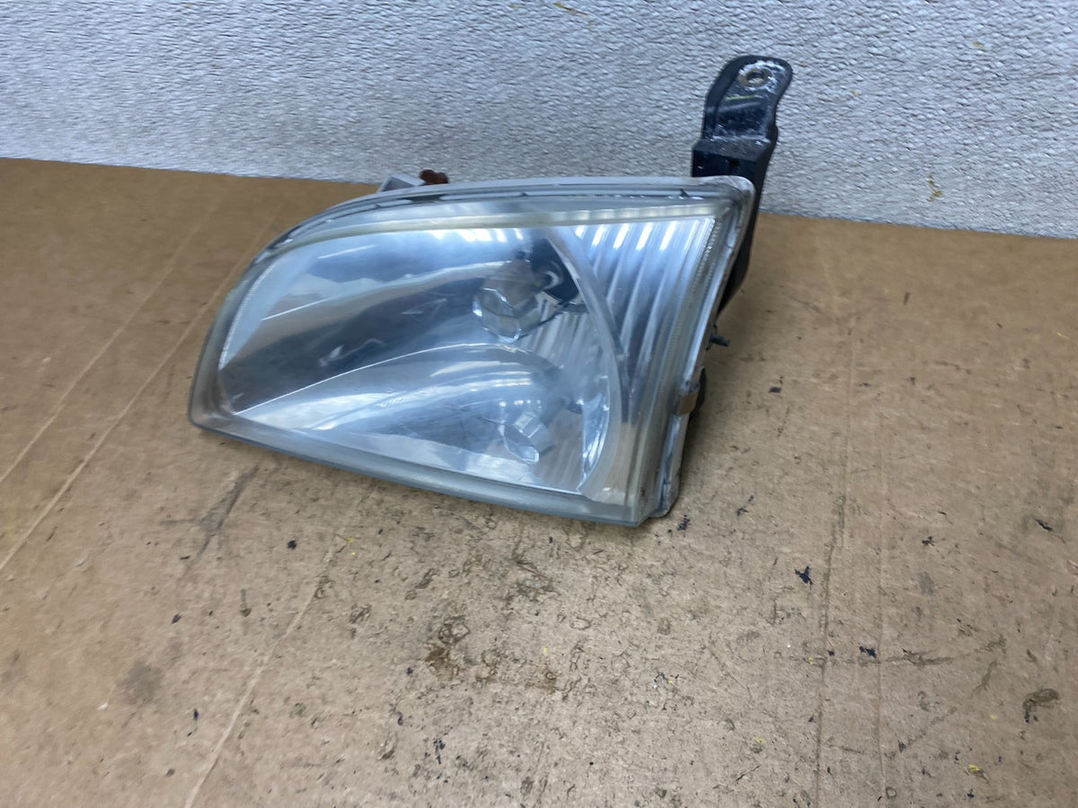 2001 2002 2003 Toyota Sienna Left Driver Lh Side Headlight Halogen T5535 DW1