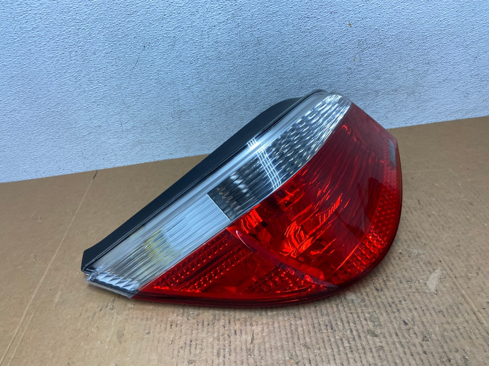 2004 - 2007 BMW 5 Series E60 Left Driver LH Side Tail Light AE1535 LK2