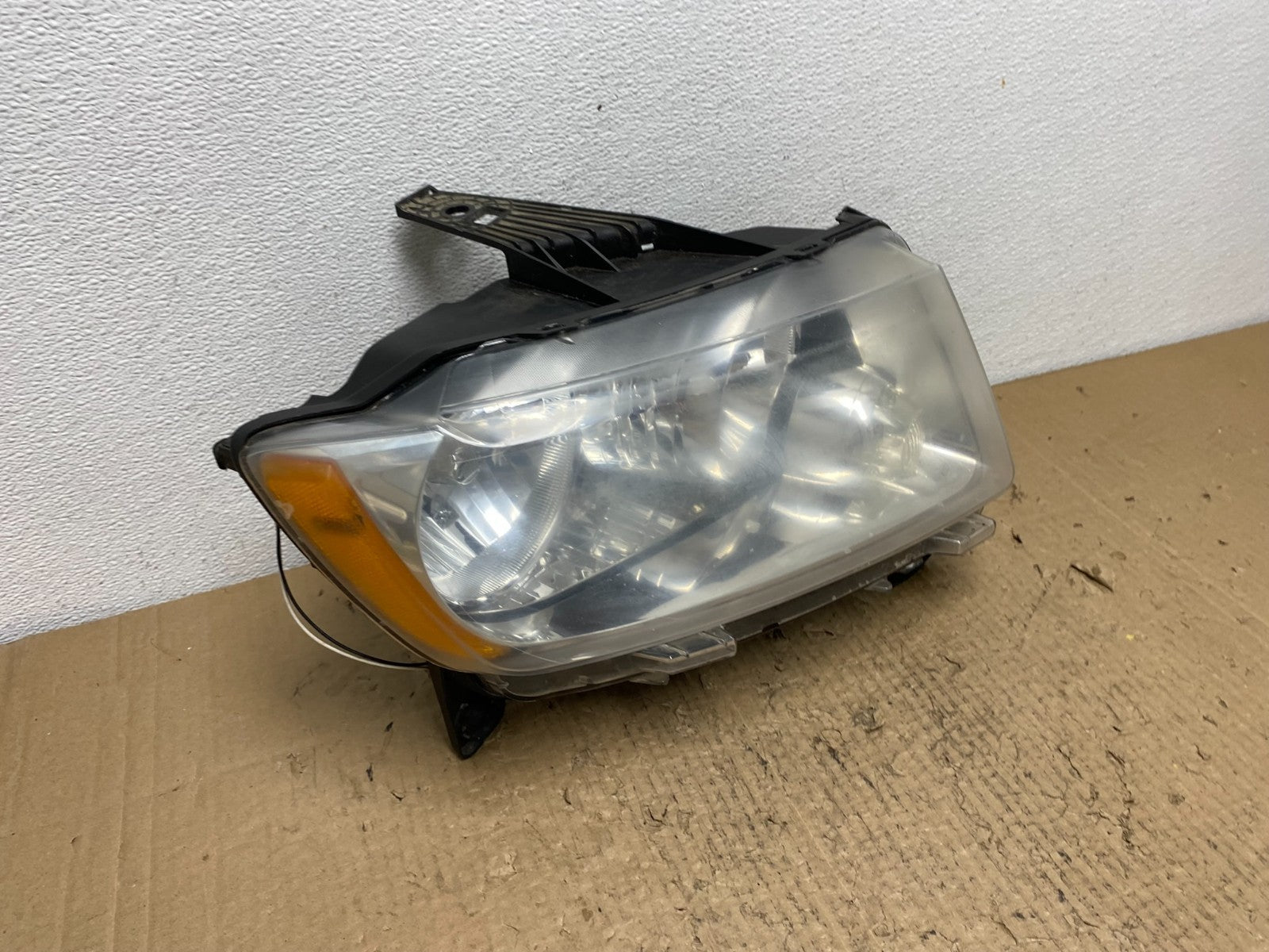 2011-2013 Jeep Grand Cherokee Right Passenger Halogen Headlight AC4190 DW2