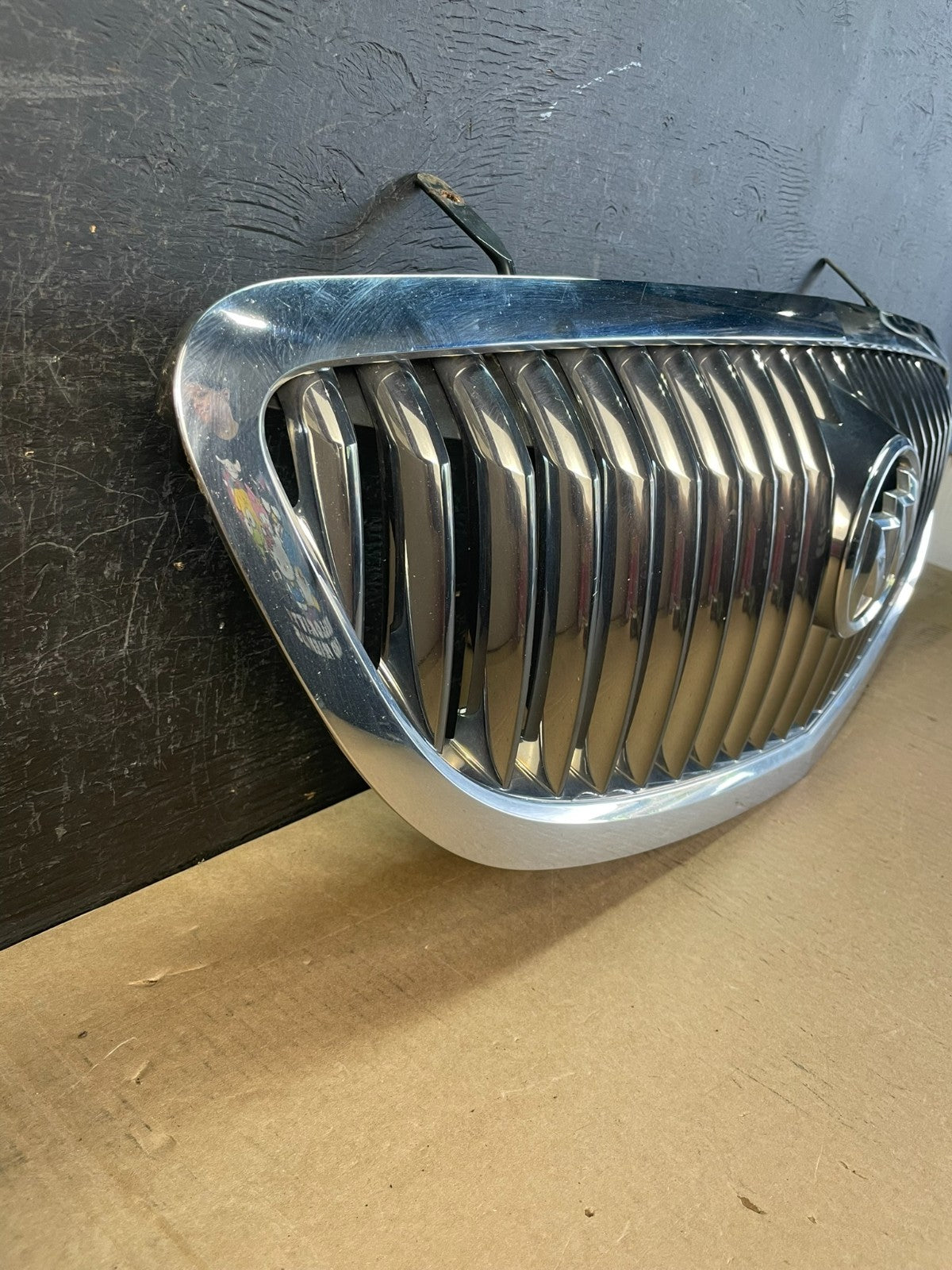 2008 to 2012 Buick Enclave Front Upper Grill Grille AD0229 DG2