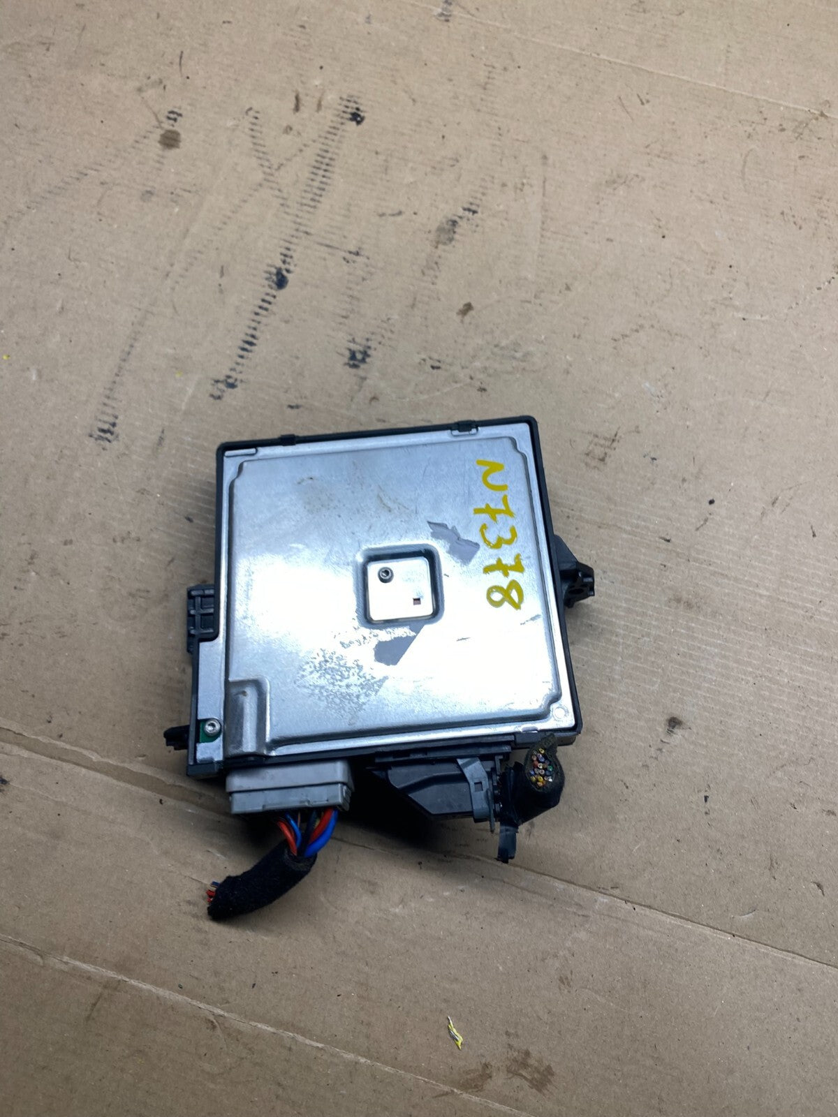 2006-2014 Kia Sedona Entourage Power Sliding Door Control Module N7378 DG6
