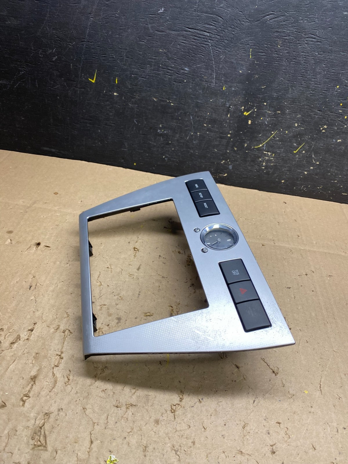 2006 to 2009 Ford Fusion Center Dash Clock Radio Bezel Trim U5023 DG2