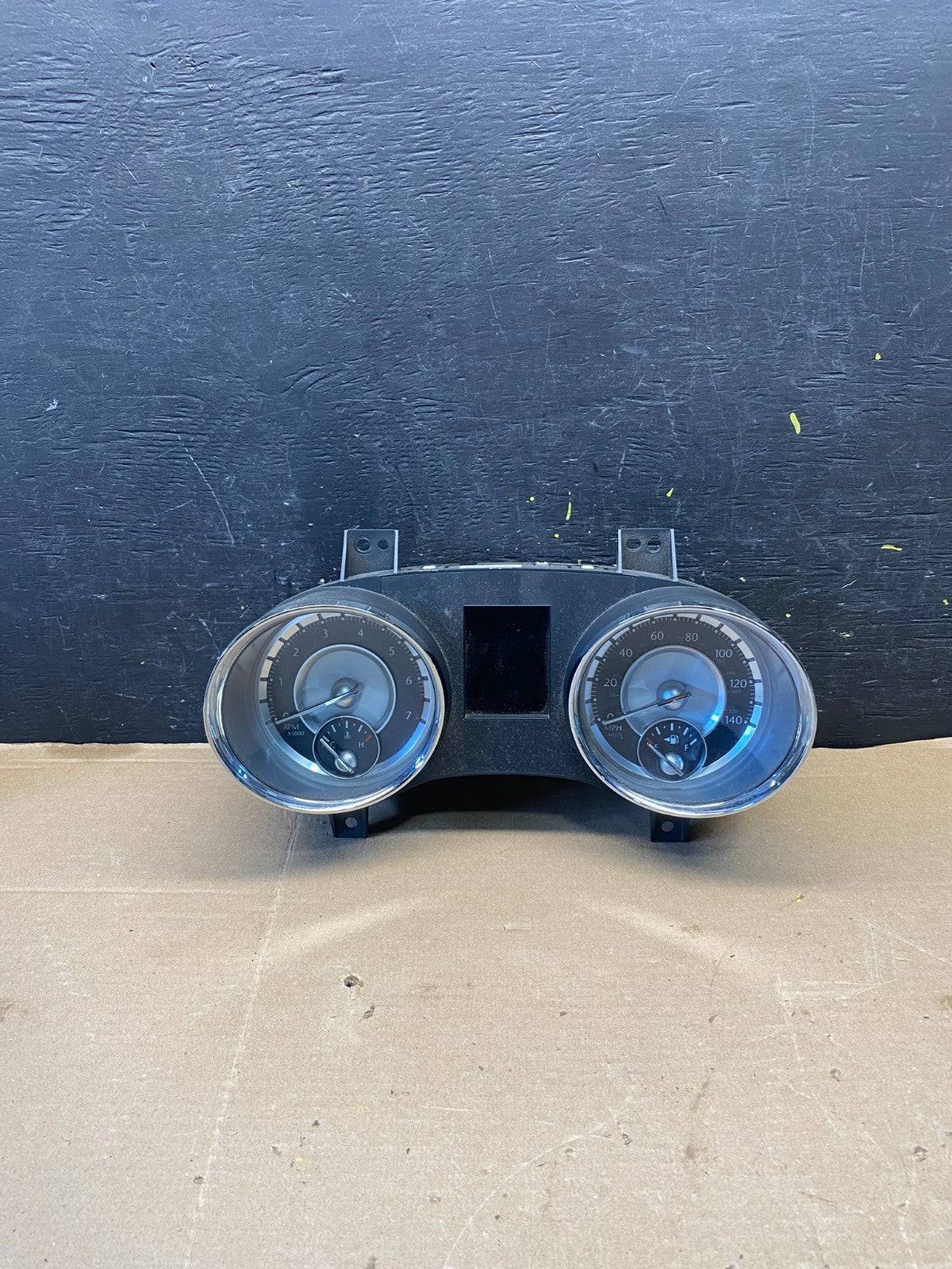 2014 Chrysler 300 Speedometer Instrument Cluster Gauges OEM R2505 DG0