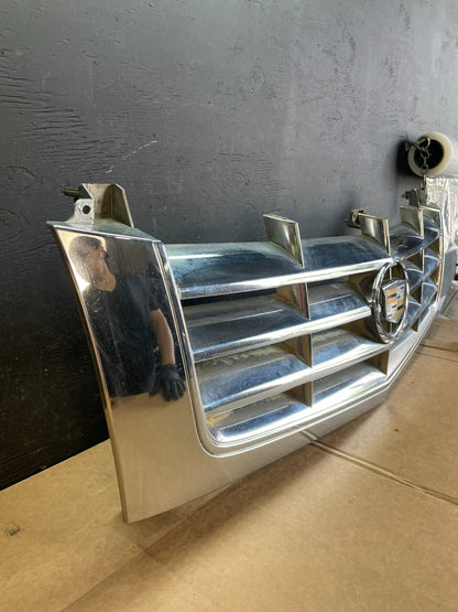 2002 to 2006 Cadillac Escalade Front Upper Grille Grill AE0799 DG2