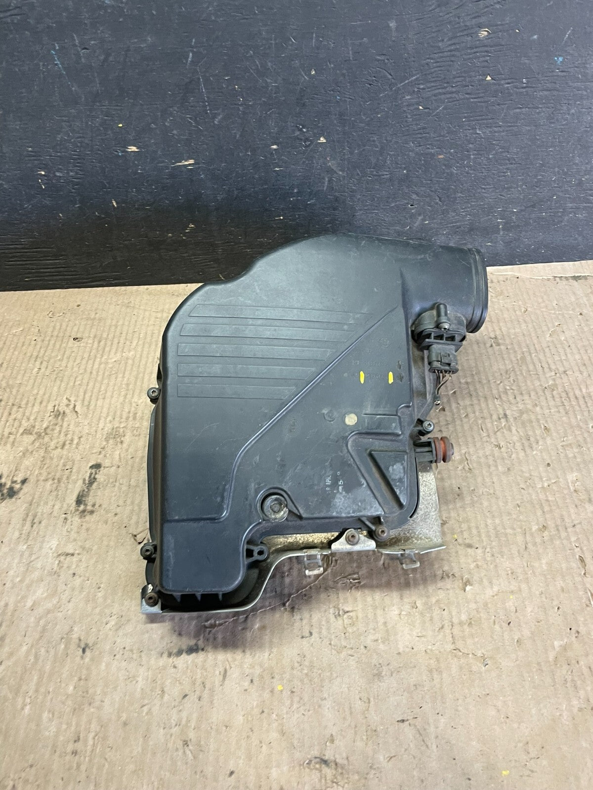 2009-2012 Bmw 7-Ser F01 750i Left Driver Air Filter Cleaner Intake Box M2919 DG1