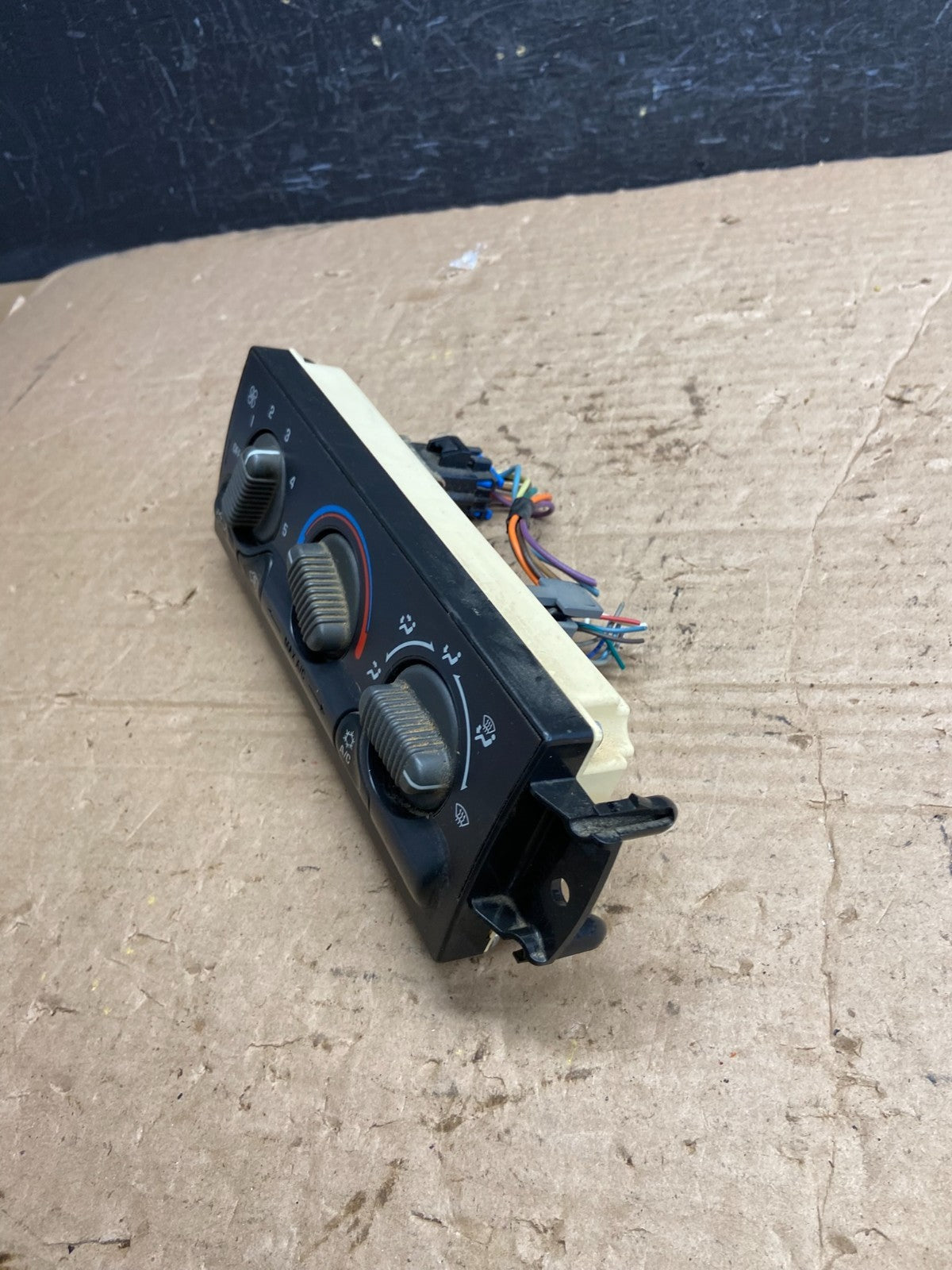 1999 to 2002 Chevrolet Silverado HVAC Heater Climate Control Module AF2336 DG2