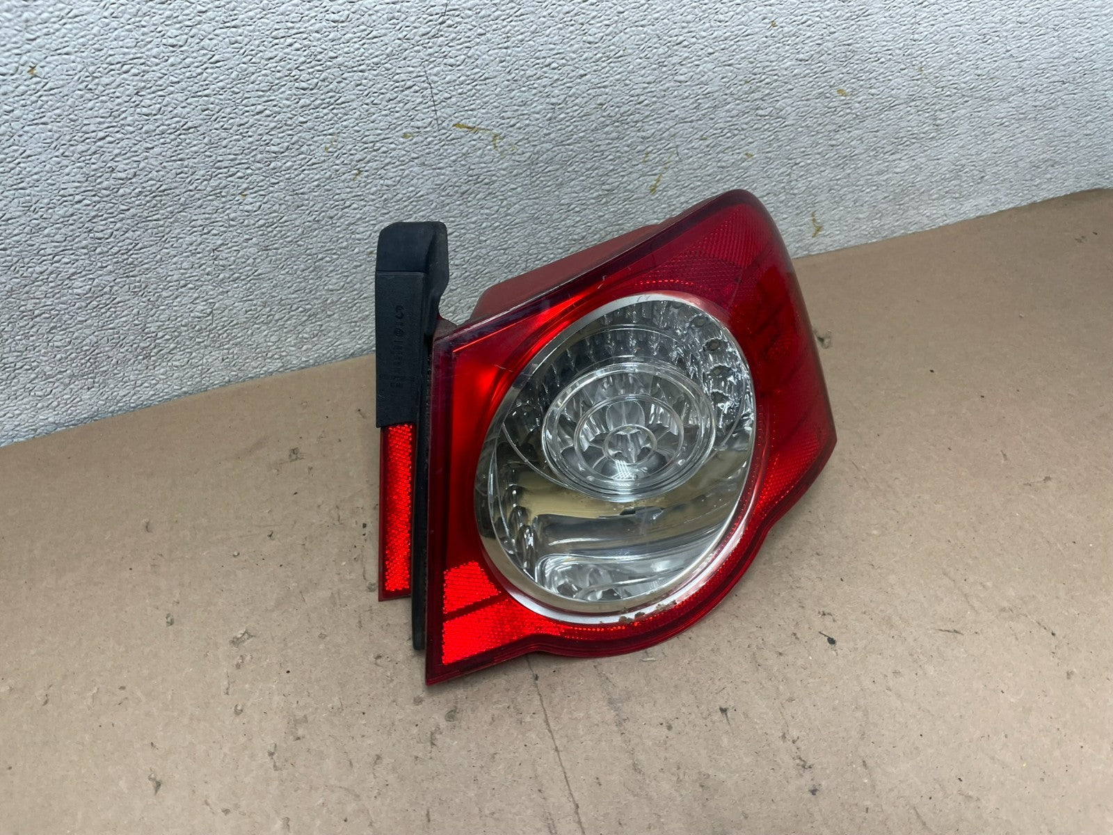 2006 to 2010 Volkswagen Passat Sedan Right Passenger Tail Light OEM Q4375 DW2