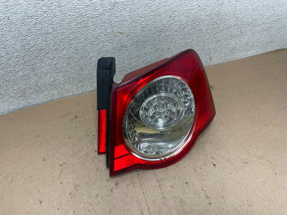 2006 to 2010 Volkswagen Passat Sedan Right Passenger Tail Light OEM Q4375 DW2