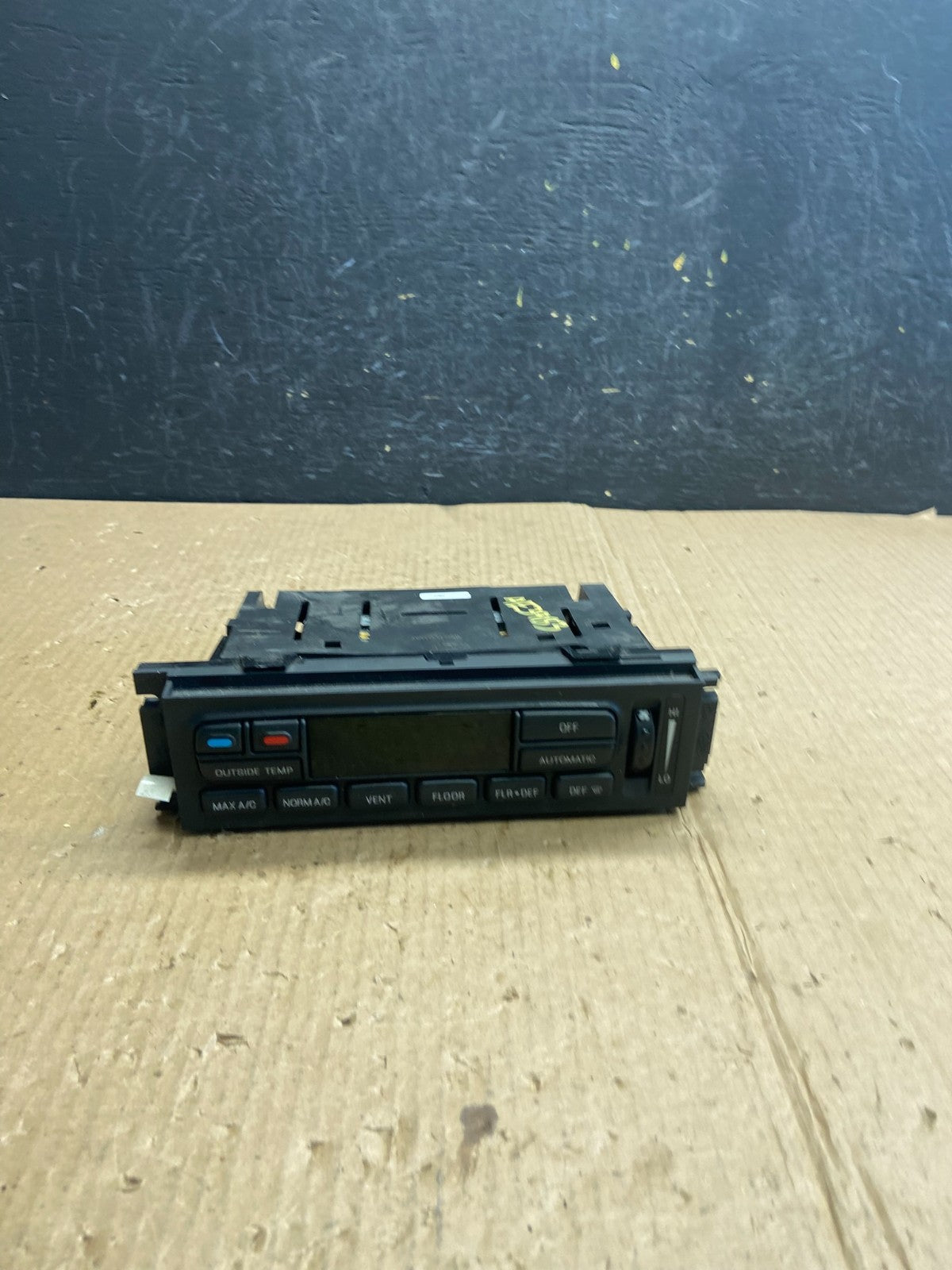 2003 to 2011 Ford Crown Victoria Marquis A/C Heater Climate Control AE3983 DG0