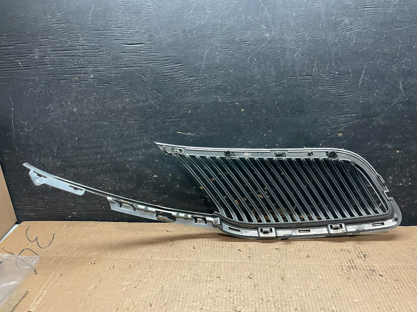 2013 to 2016 Lincoln MKT Left Driver LH Side Front Grill Grille OEM Y6450 DG4