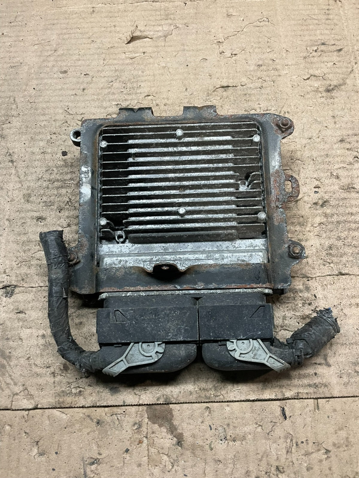 2007 Dodge Caliber Computer Brain Engine Control ECM p68019208aa G8350 PS2