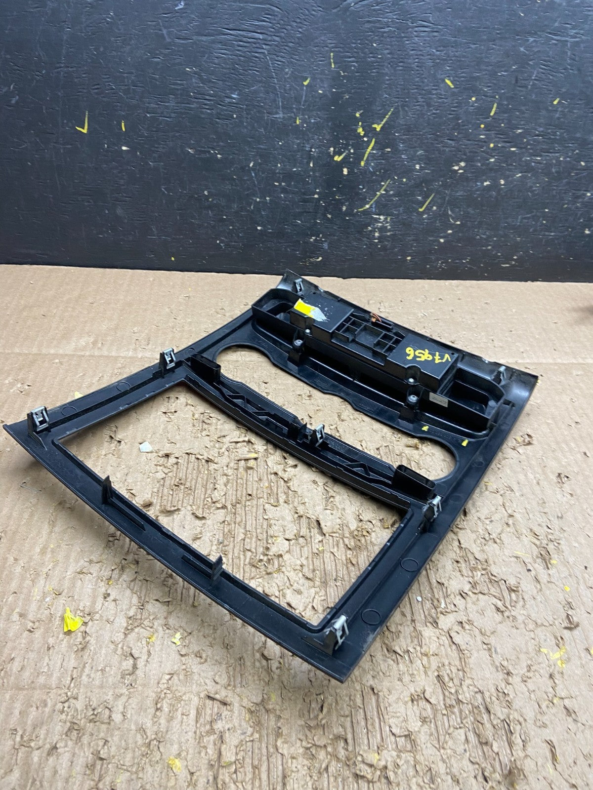 2007-2018 Mercedes Dodge Sprinter Center Console Radio Climate Bezel V7956 DG3