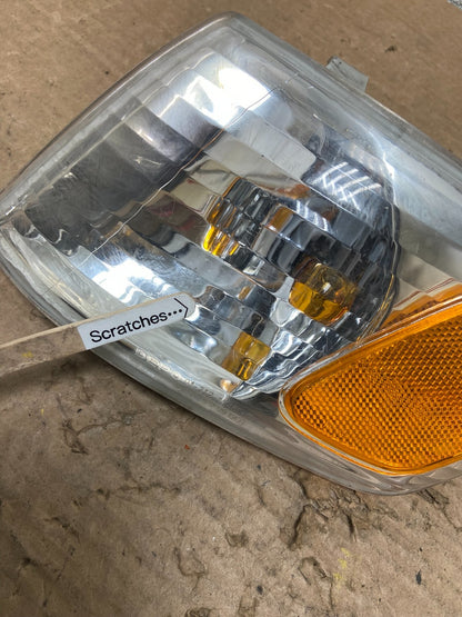 2000 to 2001 Toyota Corolla Left Driver Side Corner Marker Turn Signal Z3690 PS3
