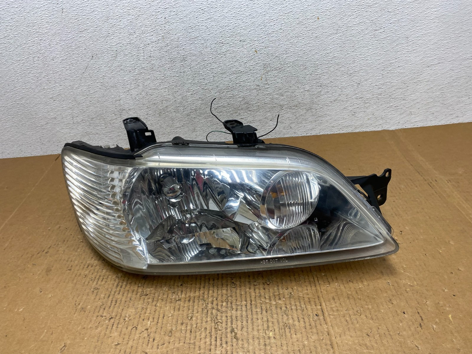 2002 - 2003 Mitsubishi Lancer Right Passenger Side Headlight Halogen AE2704 DW0
