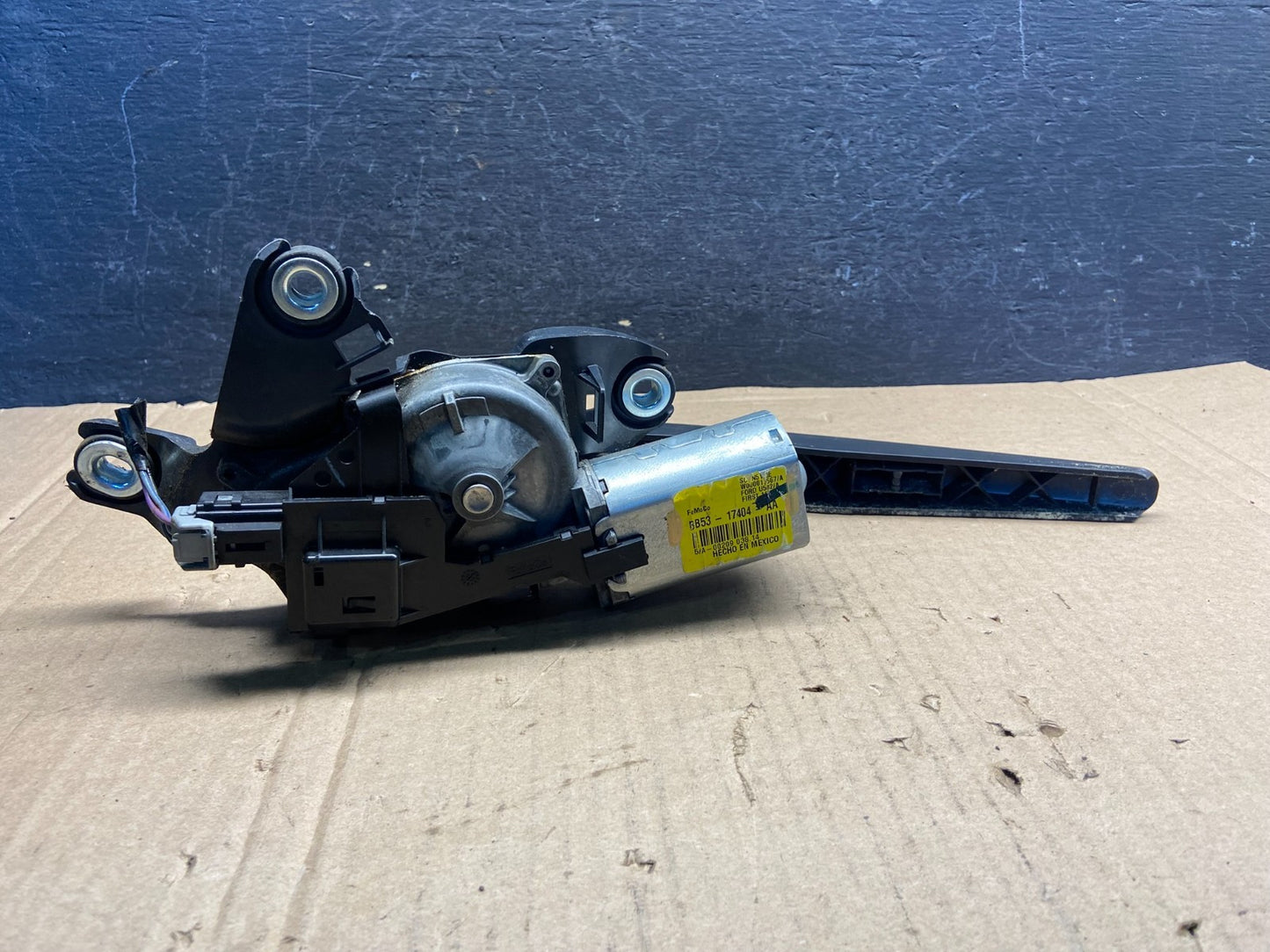 2011 to 2019 Ford Explorer Rear Windshield Wiper Motor AE2319 DG5