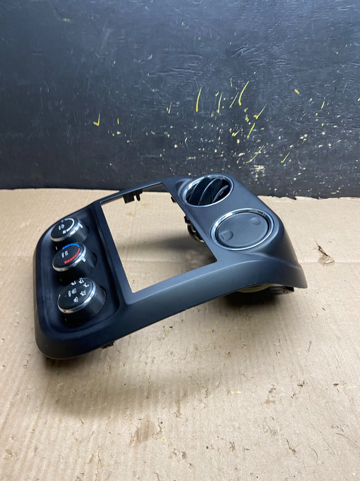 2011 to 2017 Jeep Compass Dash Climate Temperature Control Radio Bezel AC9176 DG2