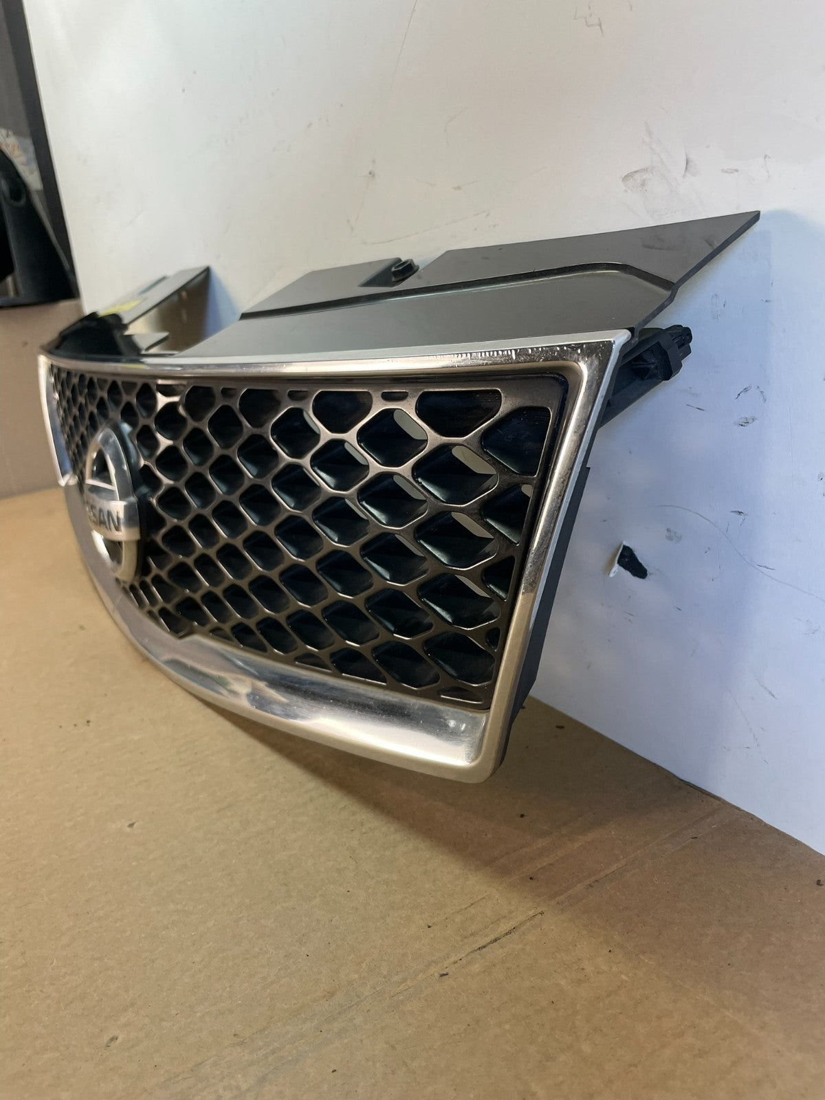 2010 to 2012 Nissan Sentra Front Upper Grill Grille AG2928 DG1