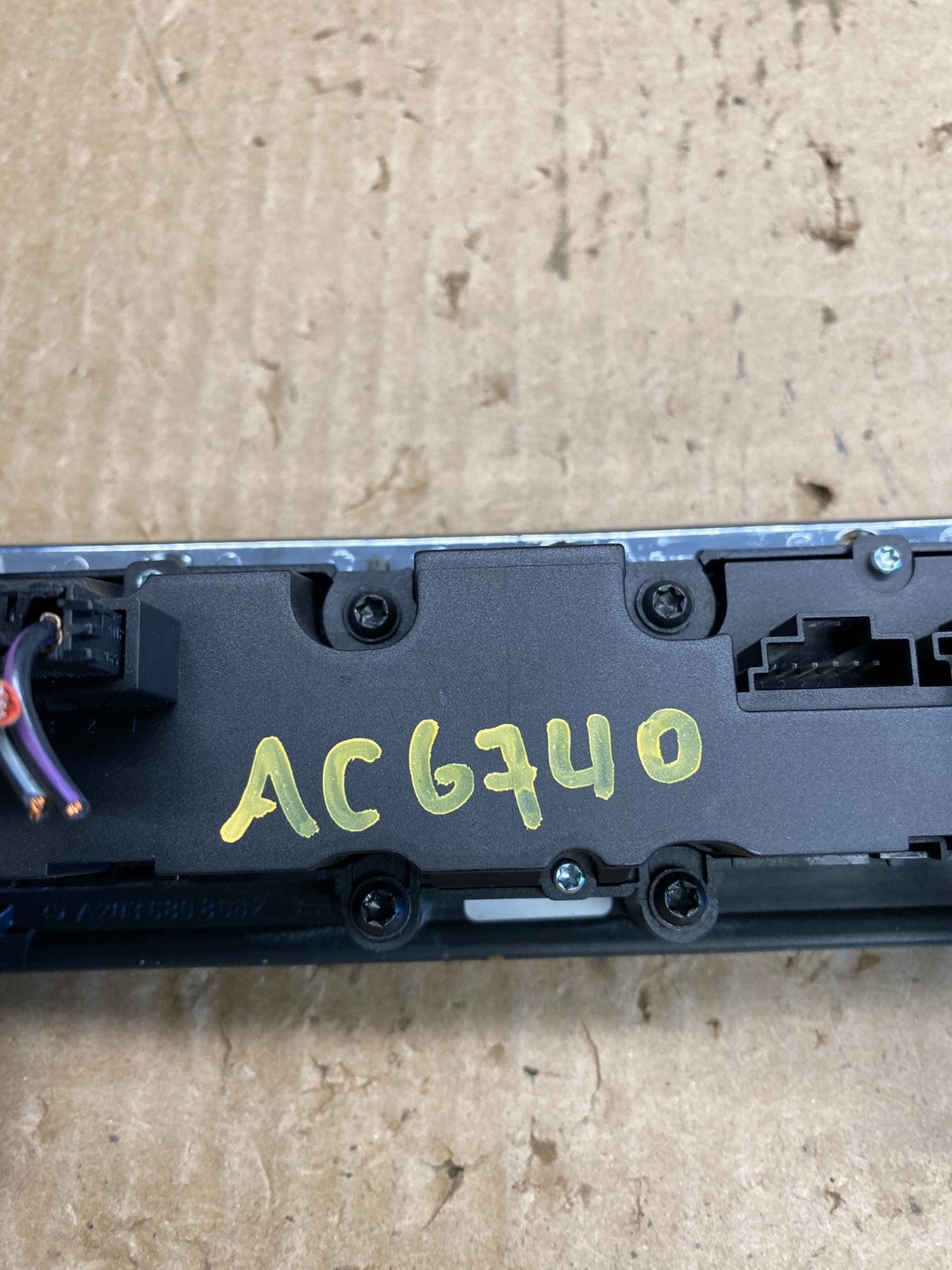 2005 - 2007 Mercedes C230 C240 Center Console Switch Control Unit AC6740 DG6