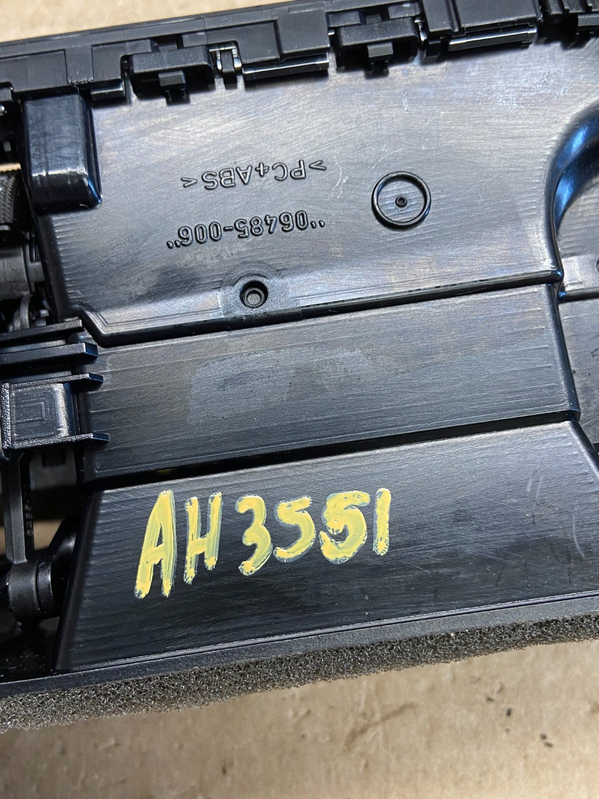 2009 to 2012 Audi A4 Center Dashboard Air Vent AH3551 DG5