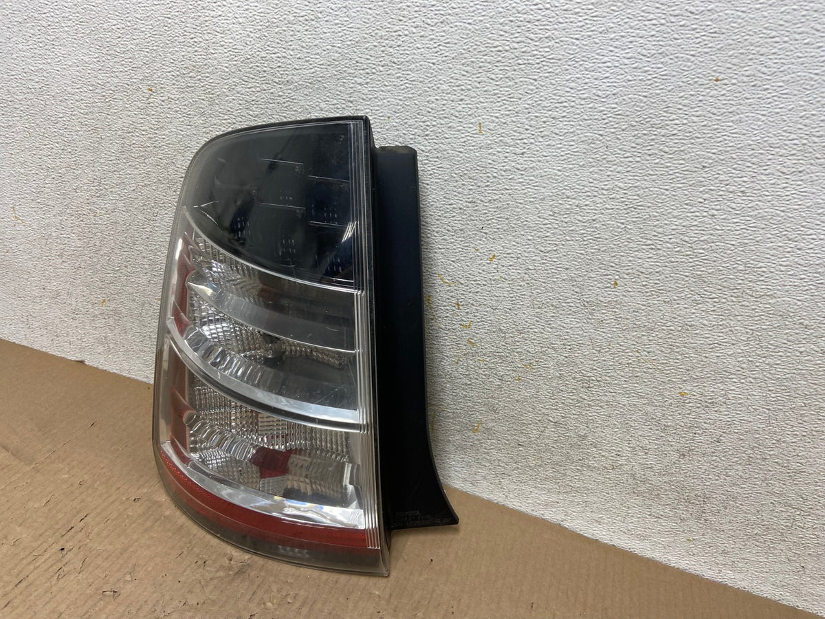 2004 2005 Toyota Prius Tail Light Left Driver Lh Side AH5856 LK2
