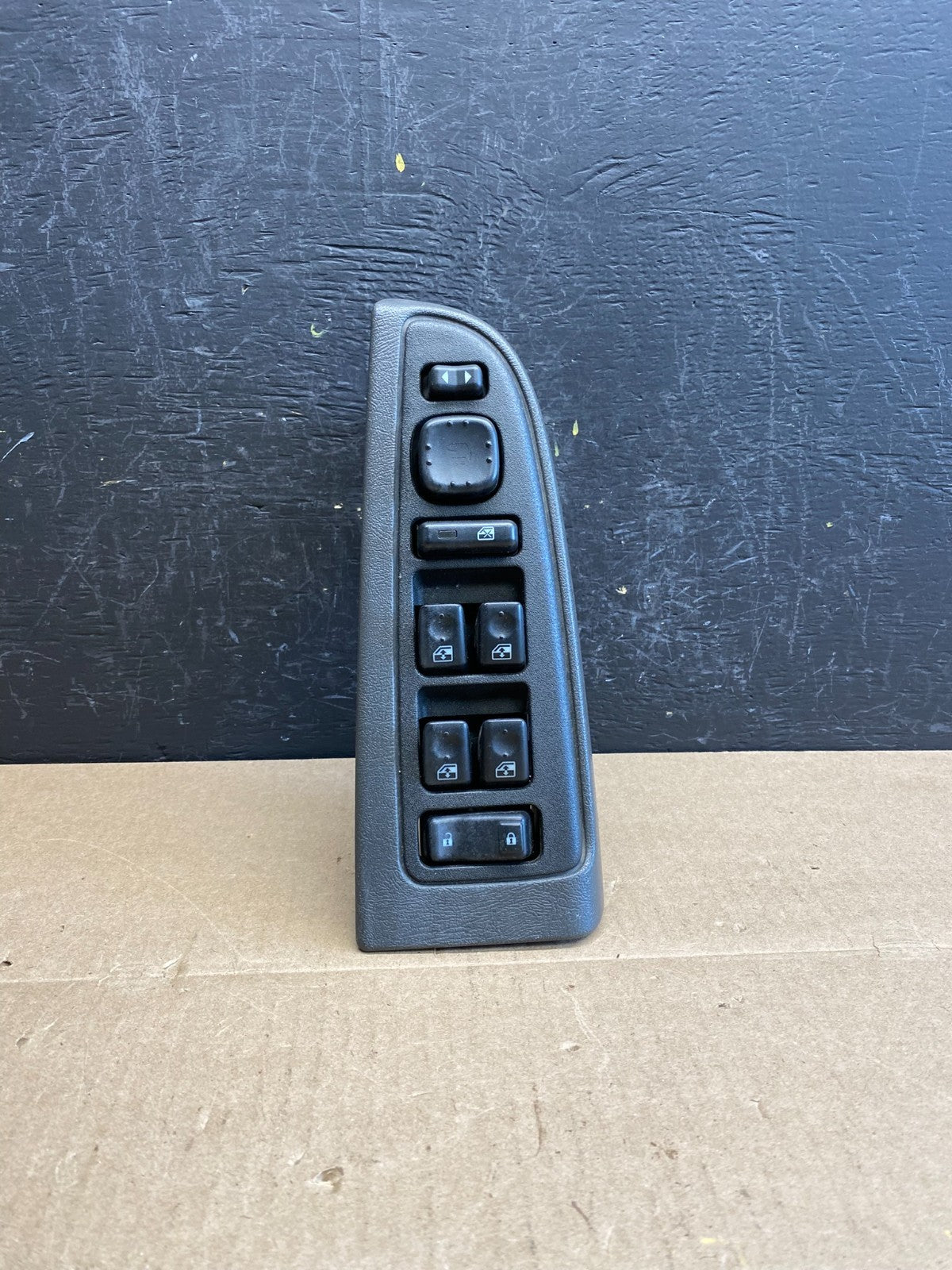 2003 to 2006 Suburban Tahoe Yukon Front Left Driver Window Switch AC6254 DG0