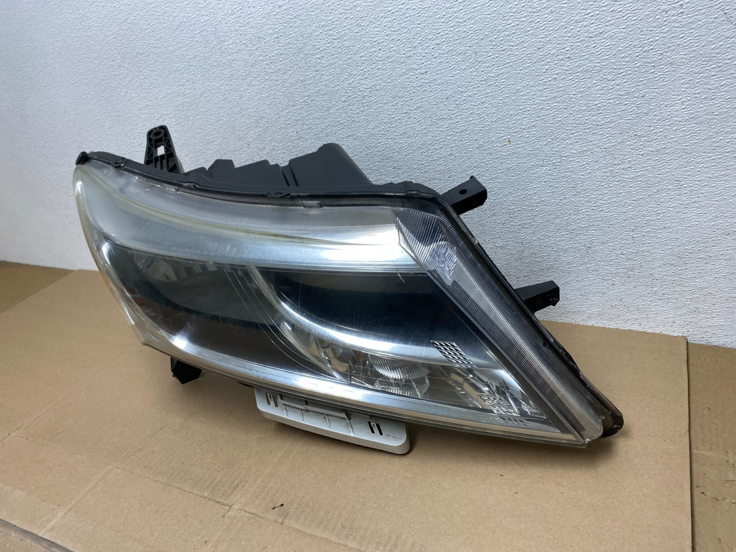 2013 to 2016 Nissan Pathfinder Right Passenger RH Side Headlight AE6631 DW1
