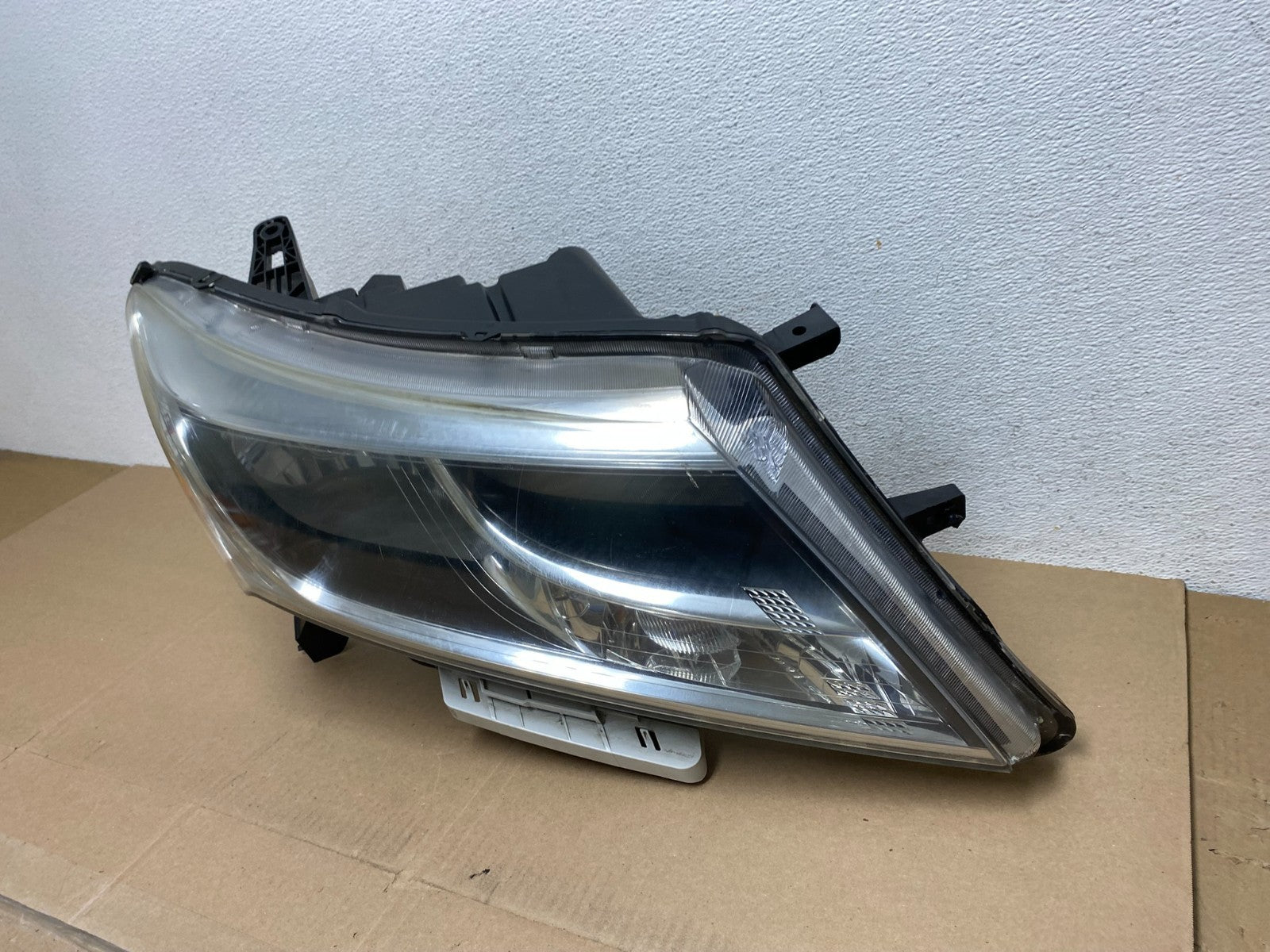 2013 to 2016 Nissan Pathfinder Right Passenger RH Side Headlight AE6631 DW1