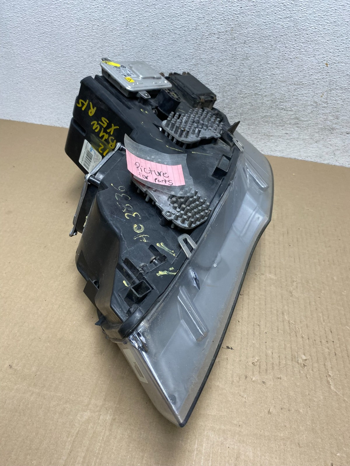2011 to 2013 BMW X5 Right Passenger RH Side Headlight Xenon HID AF5840 DW6