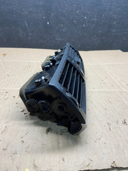 2007 to 2013 BMW X5 X6 Center Console Dash Air Vent i4996 DG11