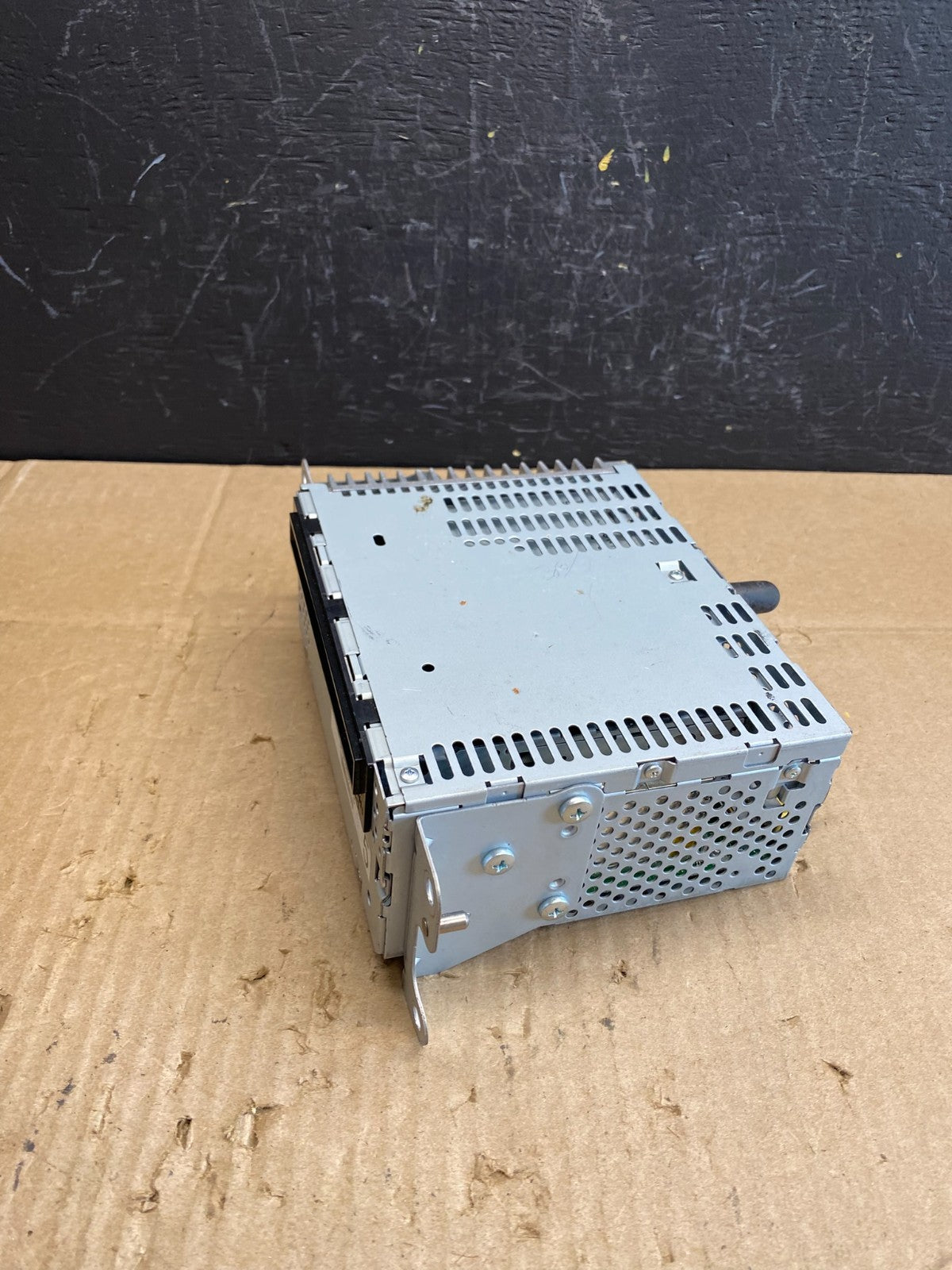 2012 Ford Explorer Audio Equipment Radio Receiver AM FM CD MP3 ab9590 DG2