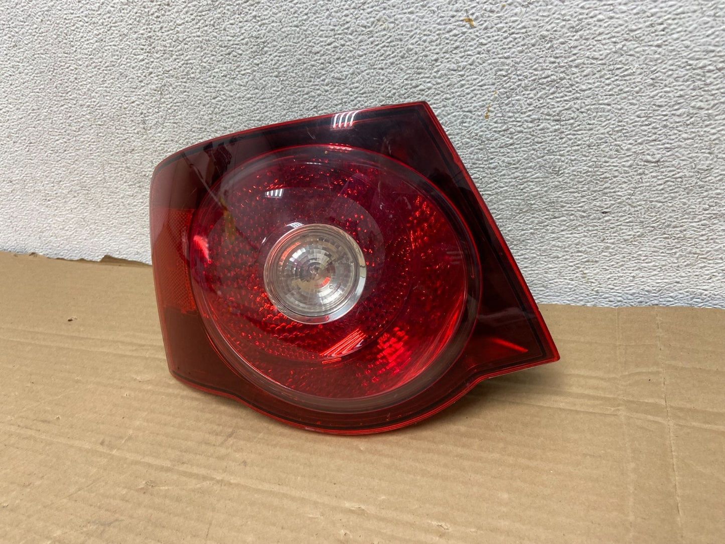 2008 2009 2010 Volkswagen Jetta Left LH Side Tail Light AG8885 DW2