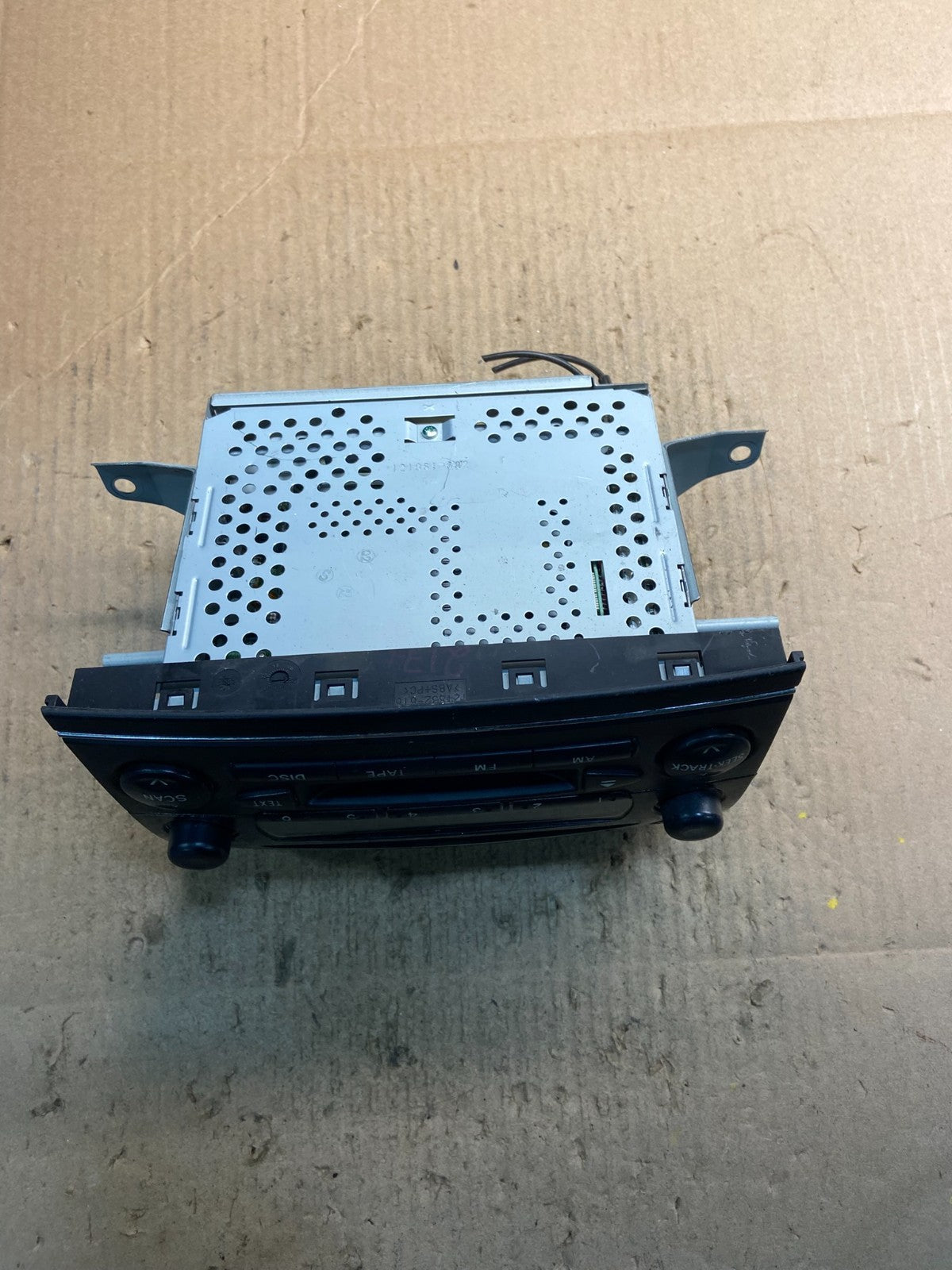 2004 to 2010 Toyota Sienna AM FM CD WMA Mp3 Radio Receiver Z0777 DG4