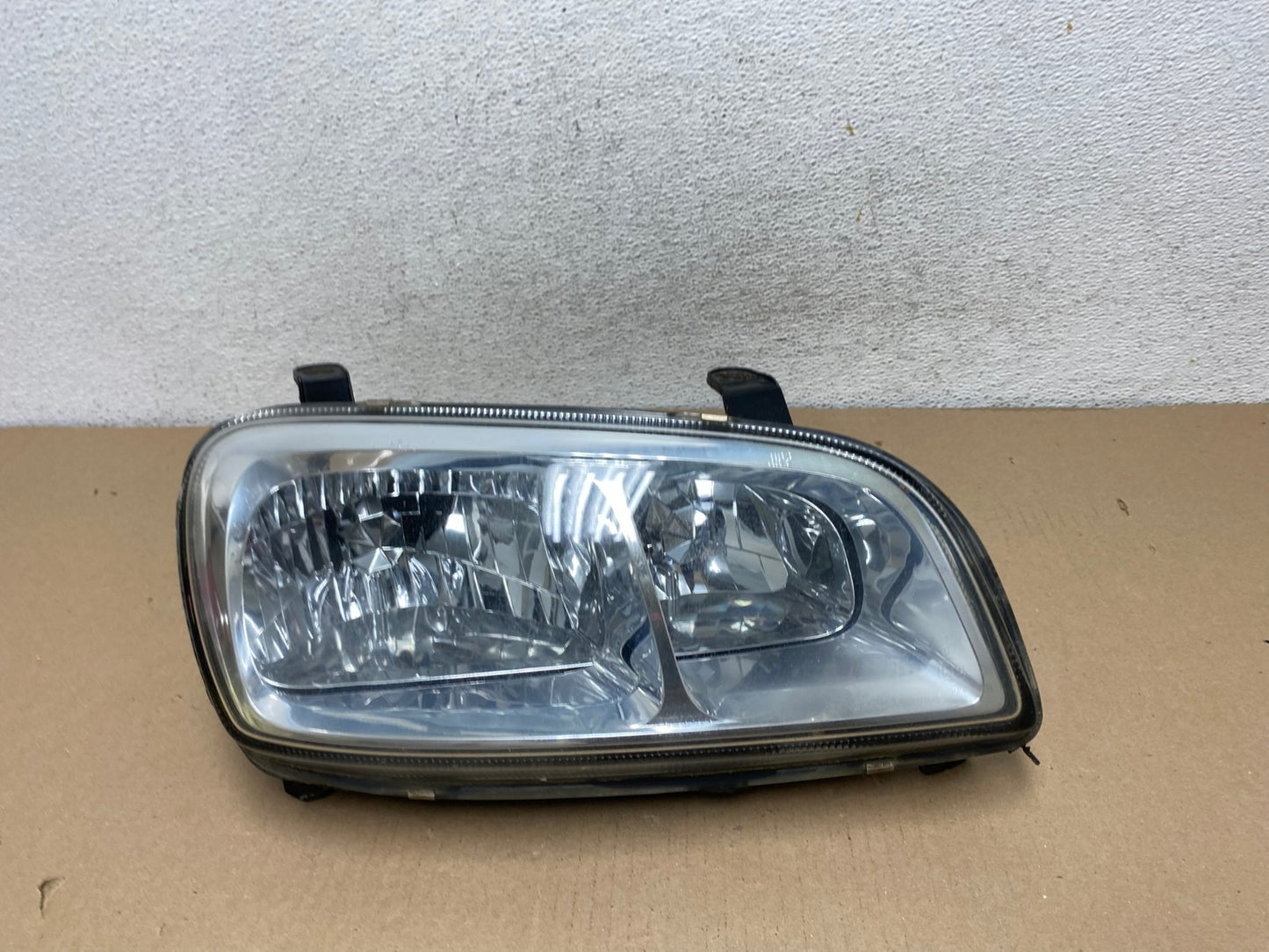 1996 - 2000 Toyota Rav4 Right Passenger RH Side Headlight Halogen AF3032 LK0